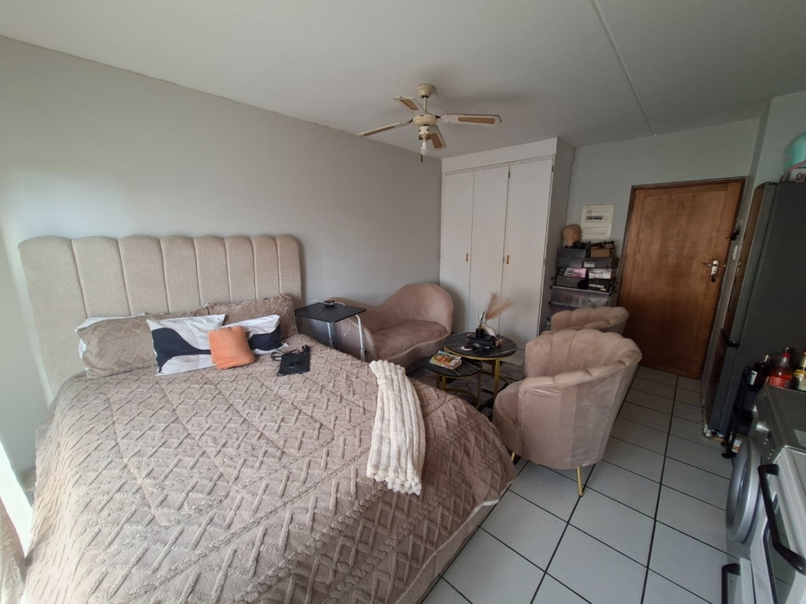 1 Bedroom Property for Sale in Kannoniers Park North West